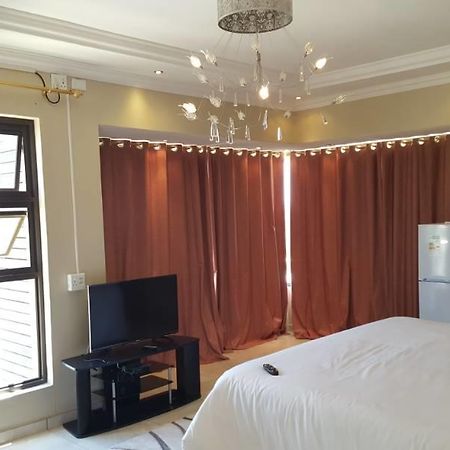 Lanipo Windhoek Guesthouse Esterno foto